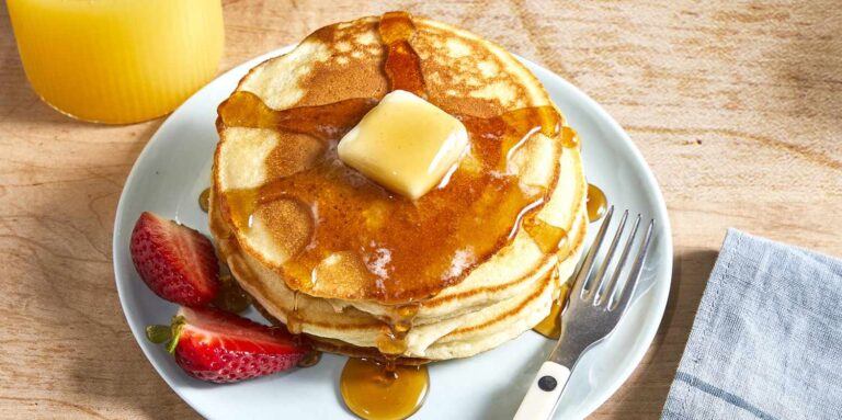Fast & Easy Pancakes: Fluffy Perfection in 30 Minutes!